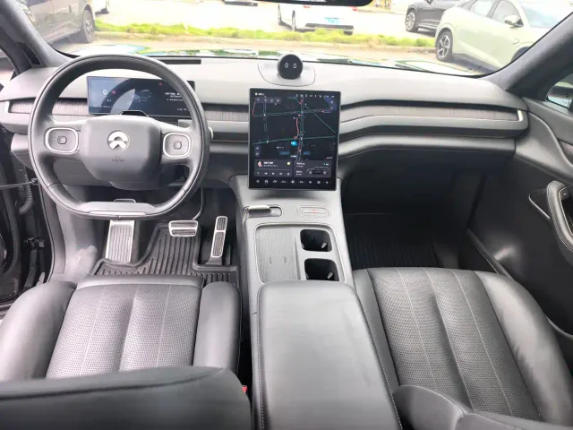 Nio ES8 — Фото автомобиля 12