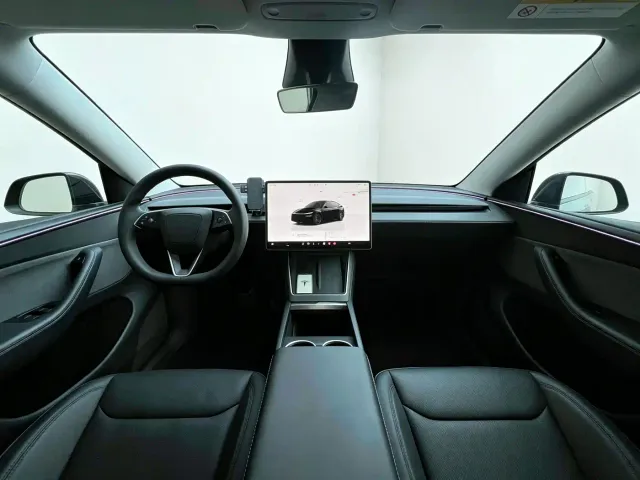 Tesla Model Y — Фото автомобиля 5
