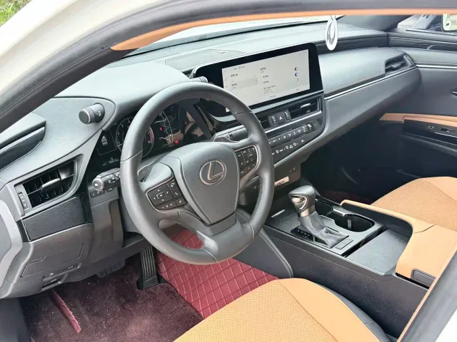 Lexus ES — Фото автомобиля 5