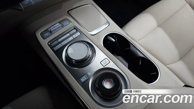 Genesis GV70 2.5T Бензин 2WD — Фото автомобиля 9