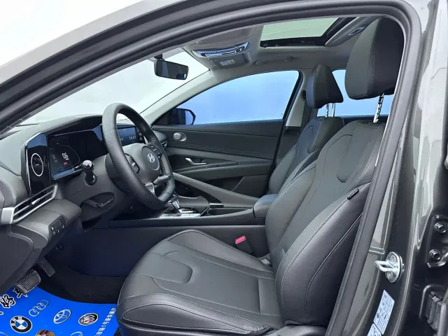 Hyundai Elantra — Фото автомобиля 10