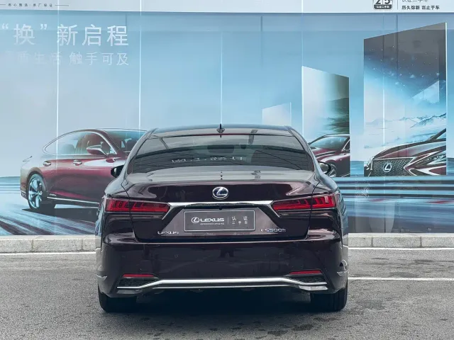 Lexus LS — Фото автомобиля 18
