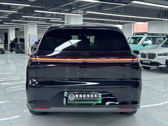 Li Auto L6 — Фото автомобиля 12