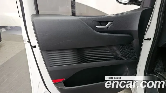 Hyundai Staria — Фото автомобиля 24