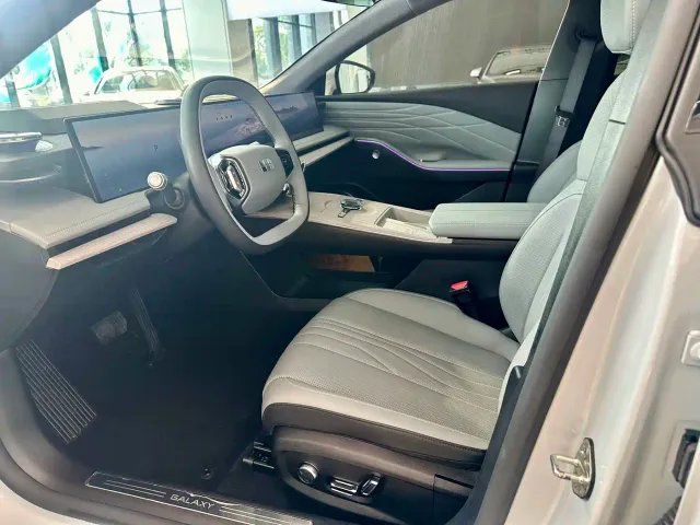 Geely Galaxy Galaxy E8 2024 665km RWD Starship Voyager Edition — Фото автомобиля 4