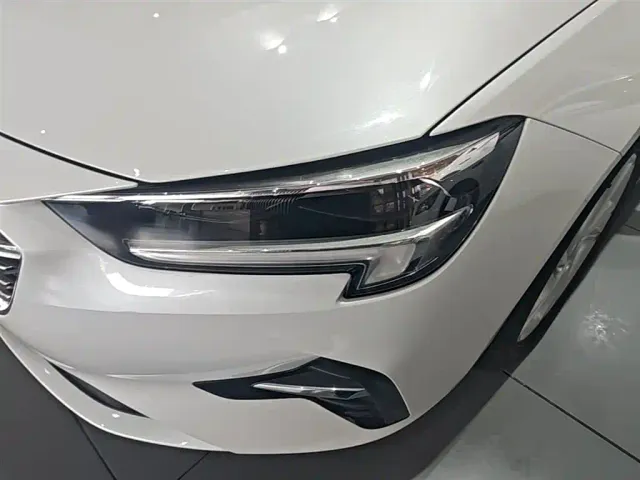 Buick Regal — Фото автомобиля 23