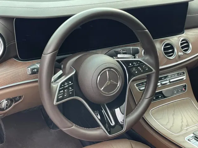 Mercedes-Benz E-Class — Фото автомобиля 6