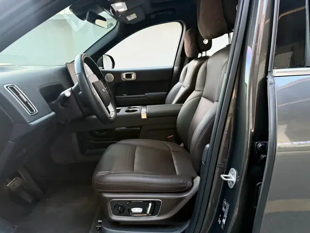 Li Auto L9 — Фото автомобиля 10