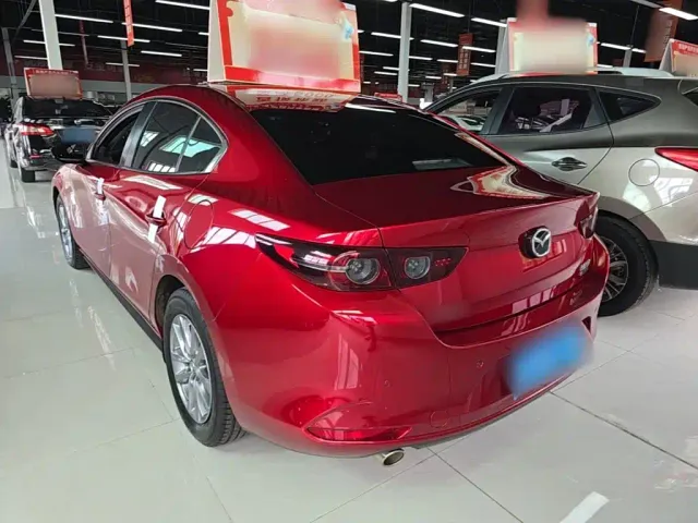 Mazda Axela — Фото автомобиля 22