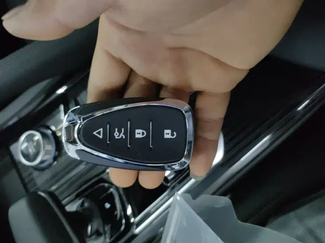 Geely Xingyue L — Фото автомобиля 8