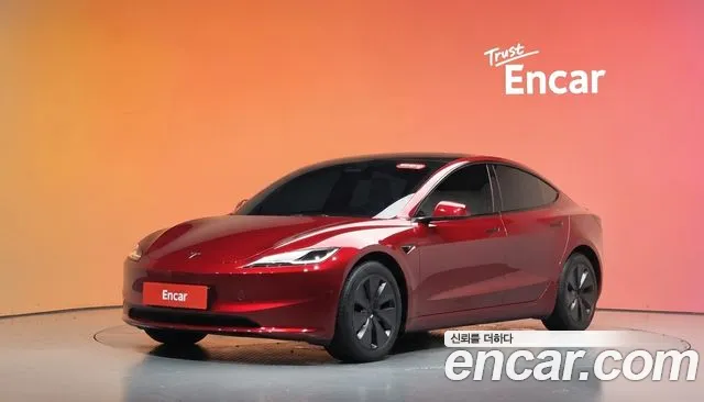 Фотография автомобиля — Tesla Model 3