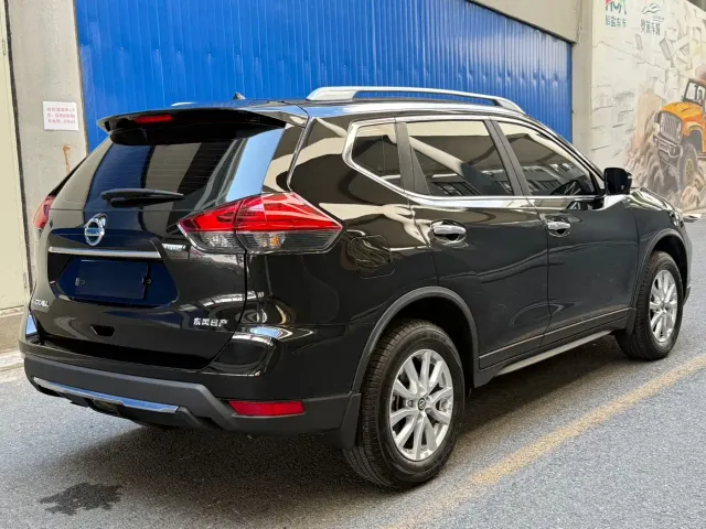 Nissan X-Trail — Фото автомобиля 4