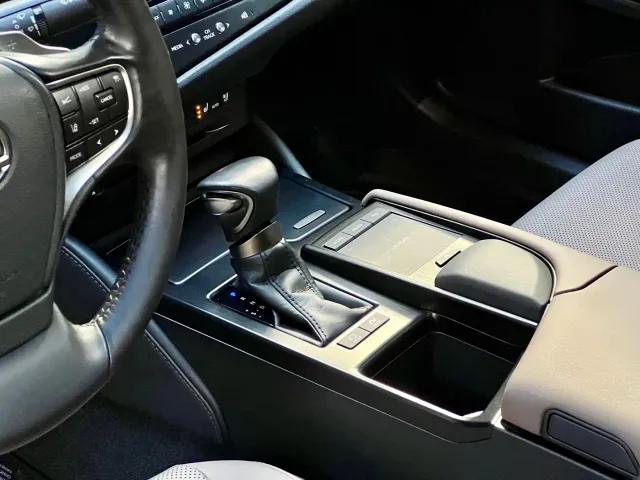 Lexus ES — Фото автомобиля 19
