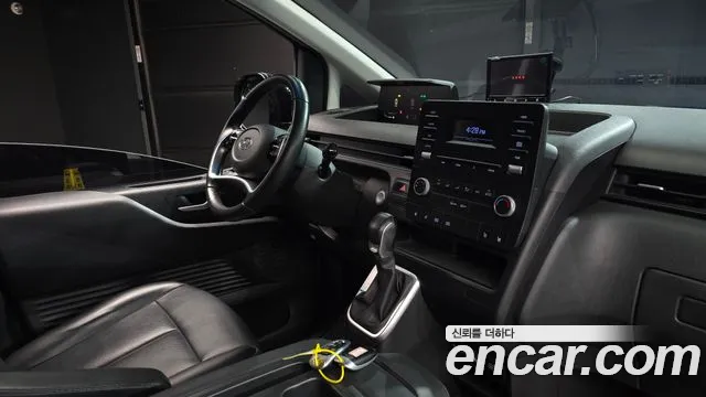 Hyundai Staria — Фото автомобиля 10