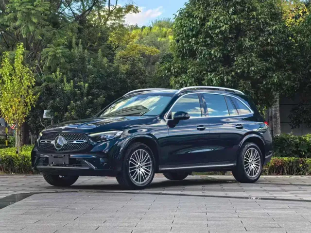 Фотография автомобиля — Mercedes-Benz GLC-Class