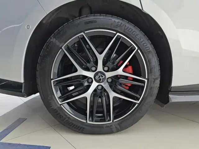 BYD Han L — Фото автомобиля 6