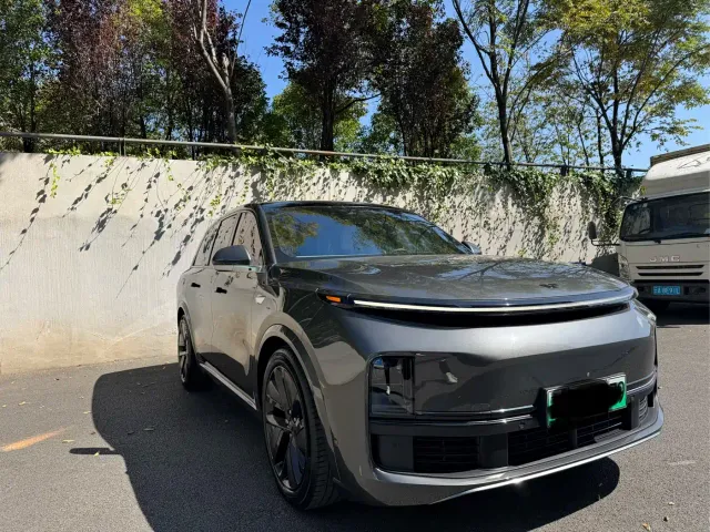 Li Auto L8 — Фото автомобиля 2