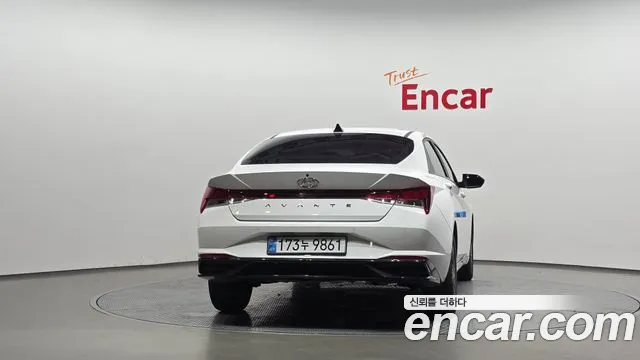 Hyundai AVANTE Avante (CN7) — Фото автомобиля 4