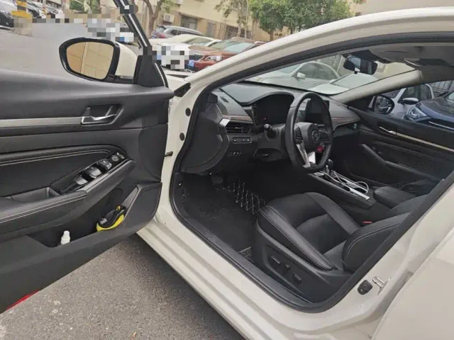Nissan Teana — Фото автомобиля 12