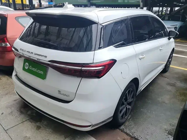 BYD Song MAX — Фото автомобиля 6