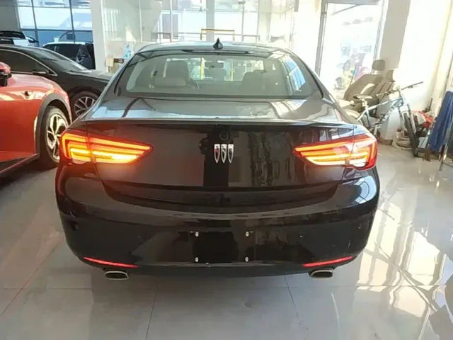 Buick Regal — Фото автомобиля 5
