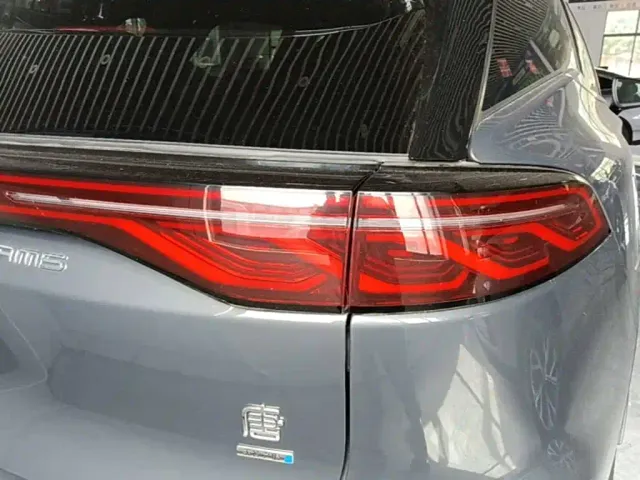 BYD Tang — Фото автомобиля 7