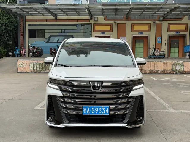 Toyota Vellfire — Фото автомобиля 2