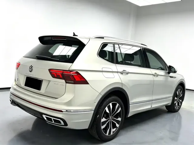 Volkswagen Tiguan L — Фото автомобиля 8