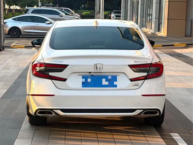 Honda Accord — Фото автомобиля 8