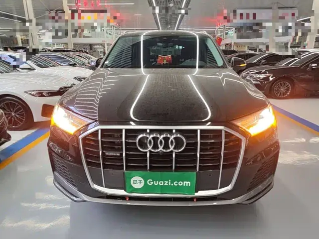 Audi Q7 — Фото автомобиля 2