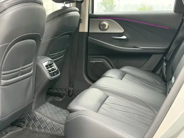 Chery Arrizo 8 — Фото автомобиля 9