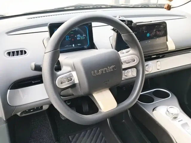 Changan Lumin — Фото автомобиля 10