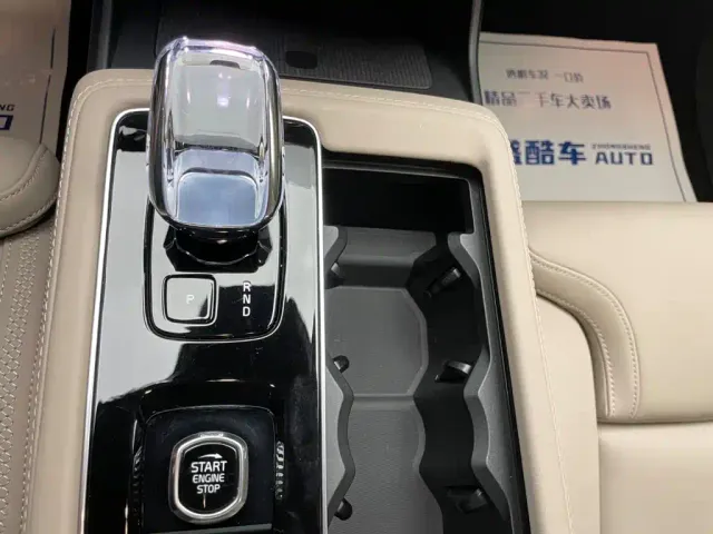 Volvo XC90 — Фото автомобиля 17
