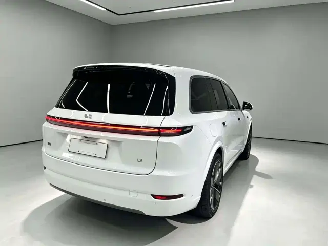 Li Auto L9 — Фото автомобиля 2