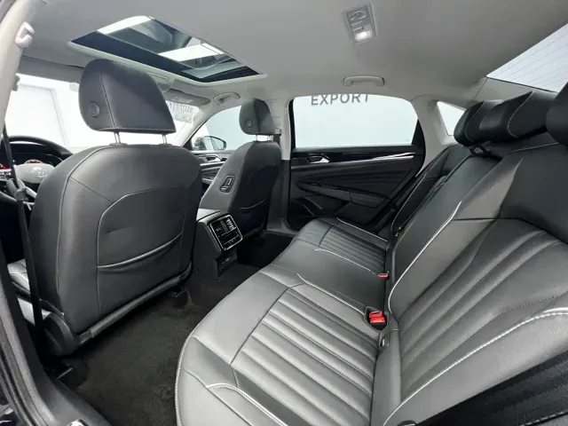 Volkswagen Passat — Фото автомобиля 9