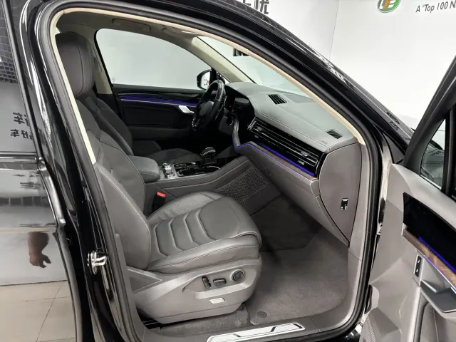 Volkswagen Touareg — Фото автомобиля 25