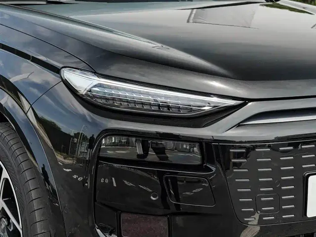 Audi Q6L e-tron — Фото автомобиля 16