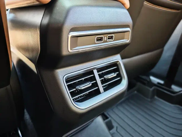 Geely ICON — Фото автомобиля 14