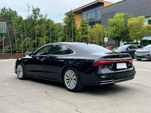 Audi A7L — Фото автомобиля 8