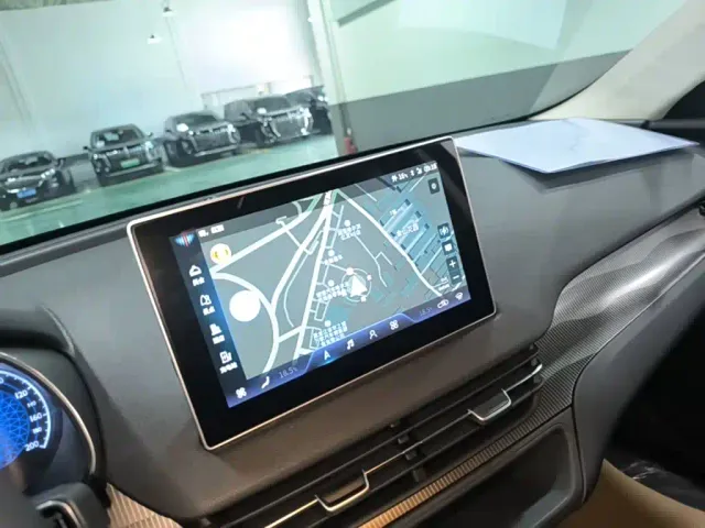 Hongqi E-QM5 — Фото автомобиля 12