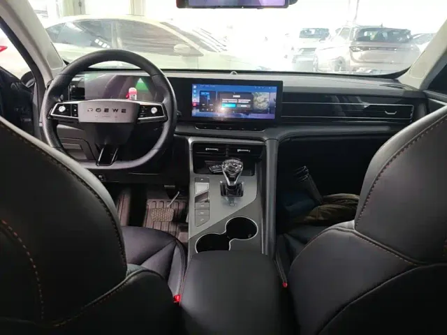 Roewe RX5 — Фото автомобиля 9