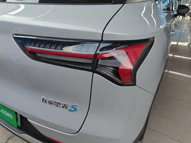 Wuling Starlight S — Фото автомобиля 23