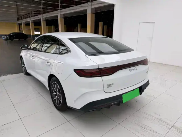 BYD Qin L — Фото автомобиля 7