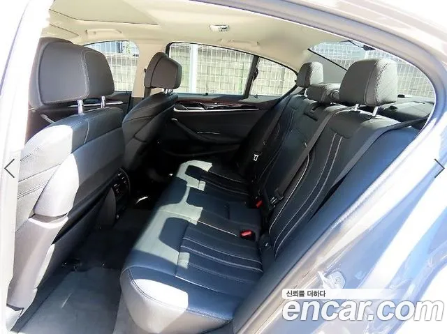 BMW 5 Series G30 — Фото автомобиля 6