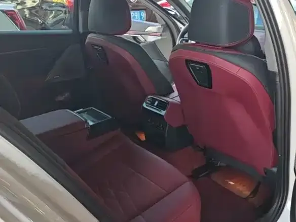 BMW 5 Series — Фото автомобиля 4