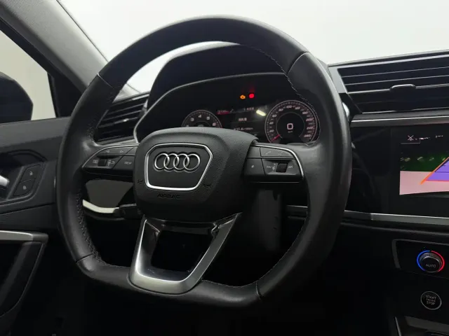 Audi Q3 — Фото автомобиля 10