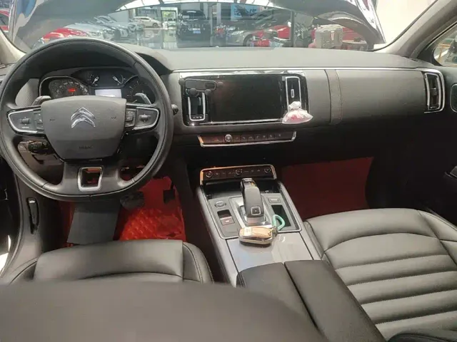Citroen C6 — Фото автомобиля 9
