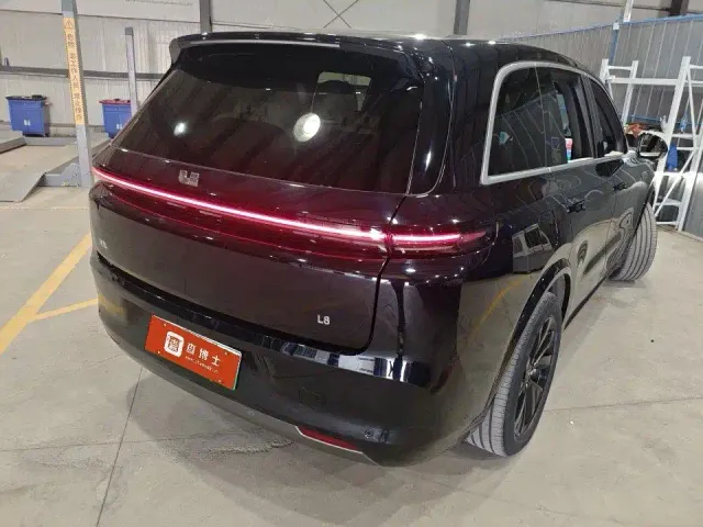Li Auto L8 — Фото автомобиля 2