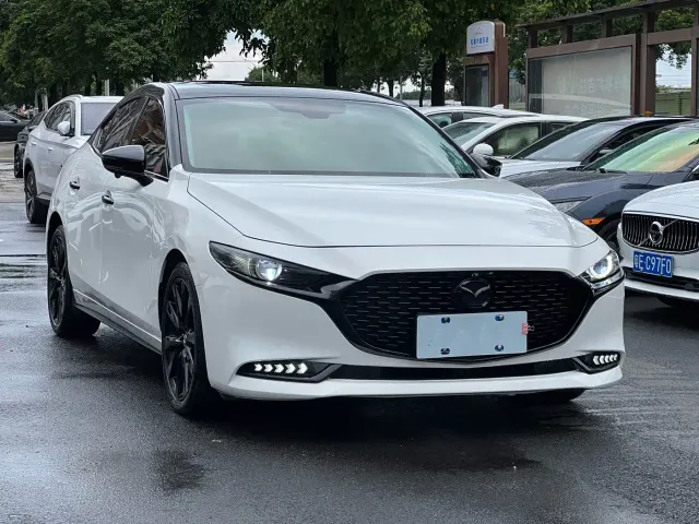 Фотография автомобиля — Mazda Axela