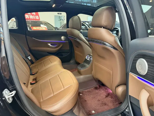 Mercedes-Benz E-Class — Фото автомобиля 15